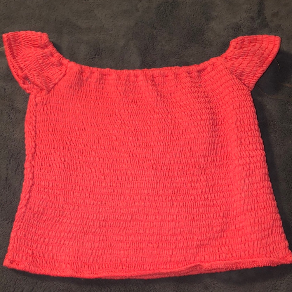 NWOT cute off the shoulder shirt